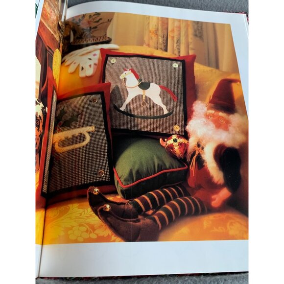 Christmas Handcrafts Book By Oxmoor House - Picture 5 of 12